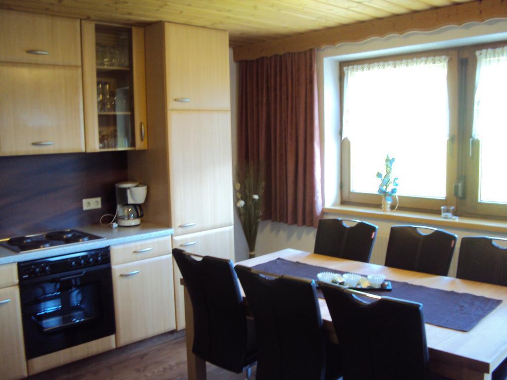 Haus Eben Lägenhet Hippach Rum bild
