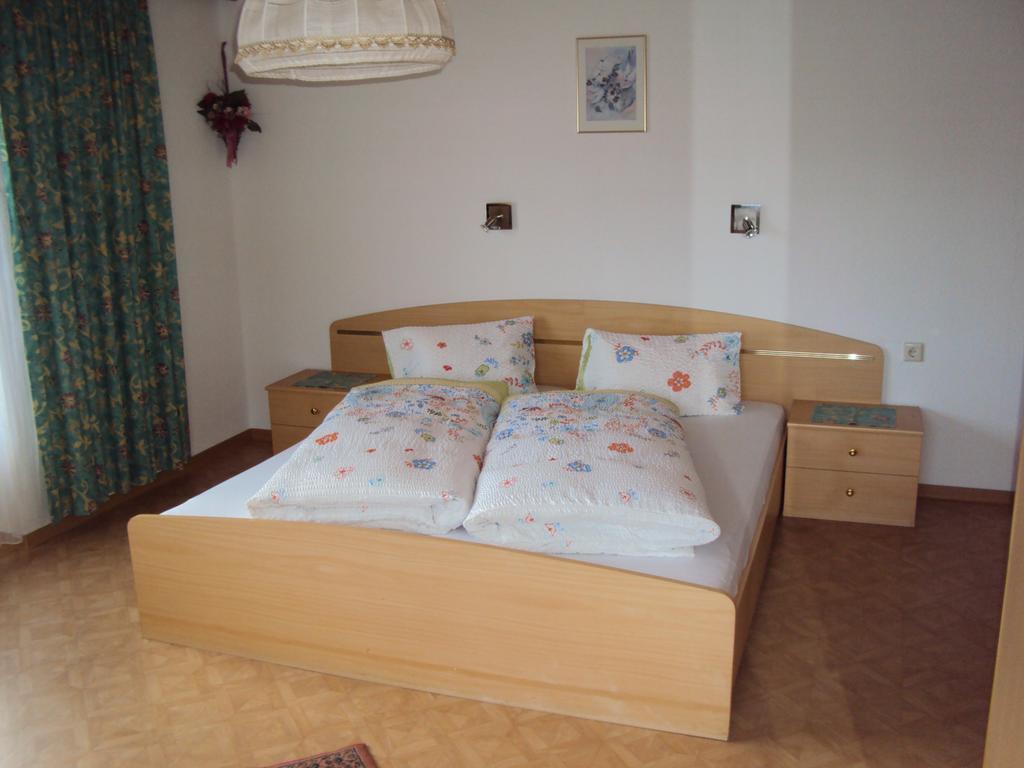 Haus Eben Lägenhet Hippach Rum bild